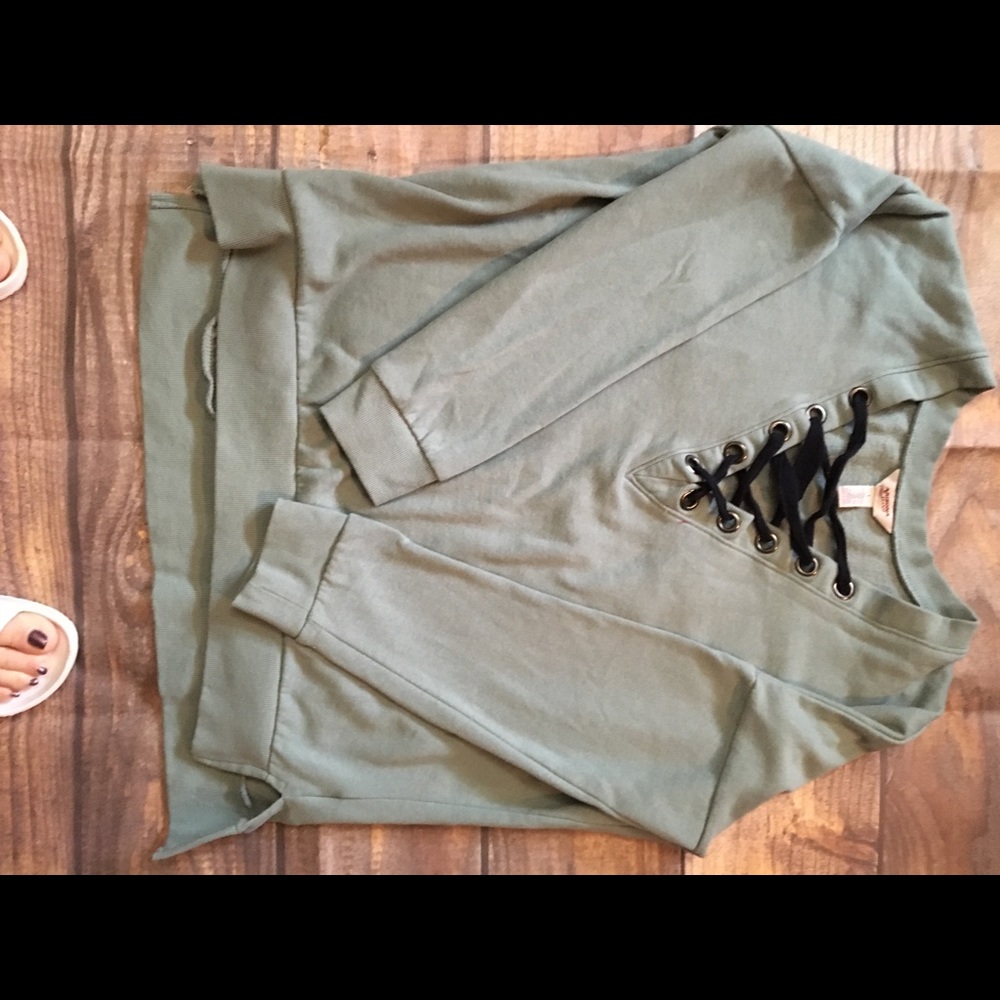 Sweatshirt